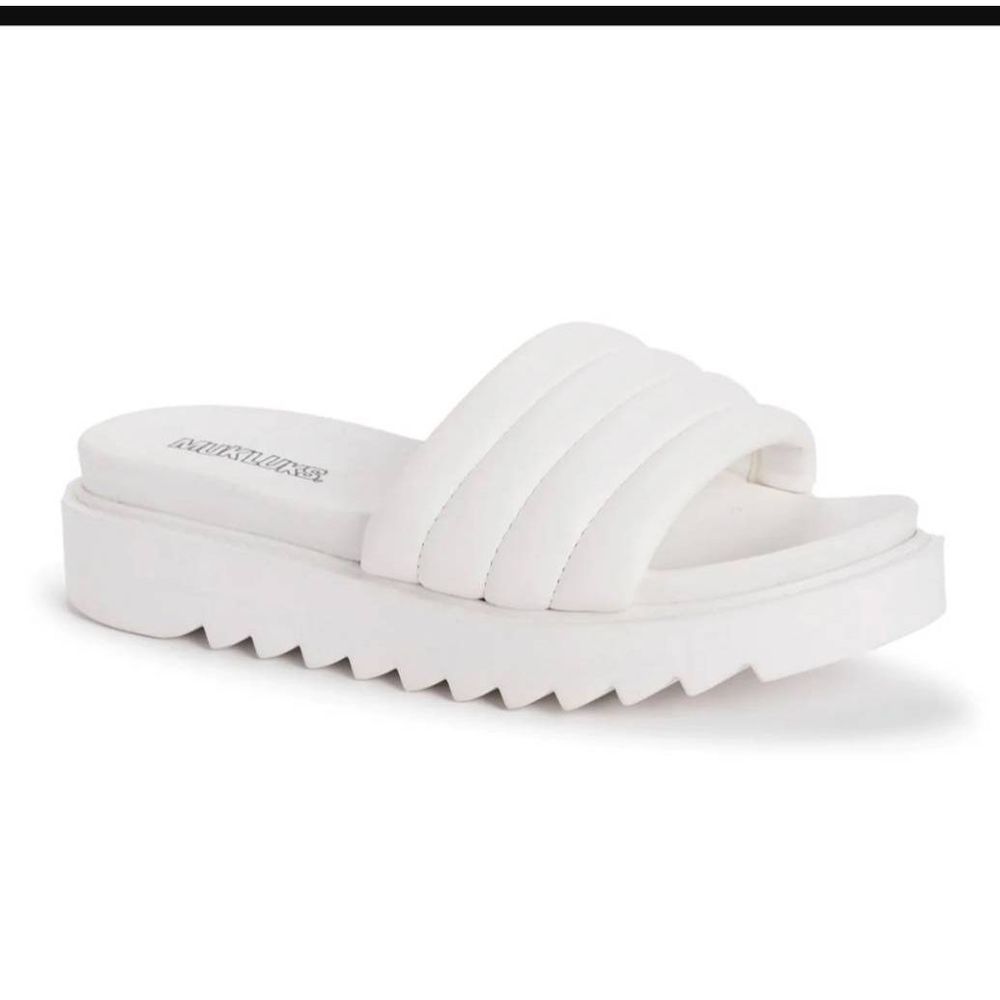 Muk Luks White Women's Sun Catcher Sandals Faux Leather Size 9 Nwt